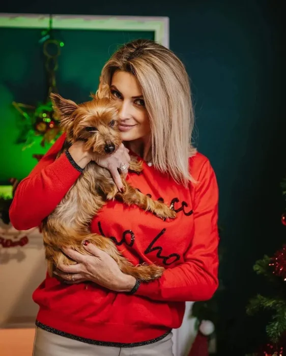 American-adult-film-actress-Lussy-Berry-in-a-cute-picture-with-her-dog.-